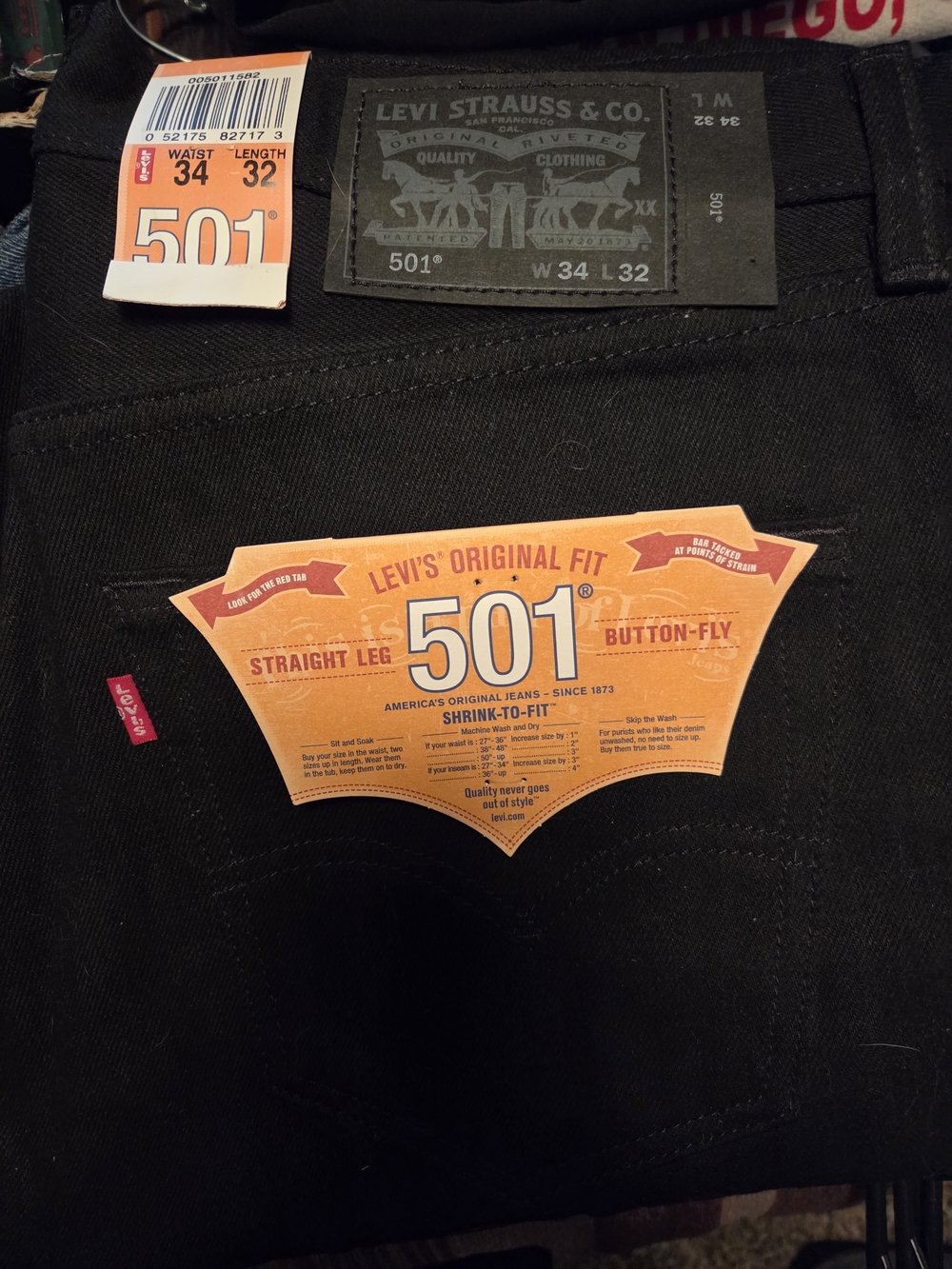 Levi's 501 Straight Leg Jeans in Black